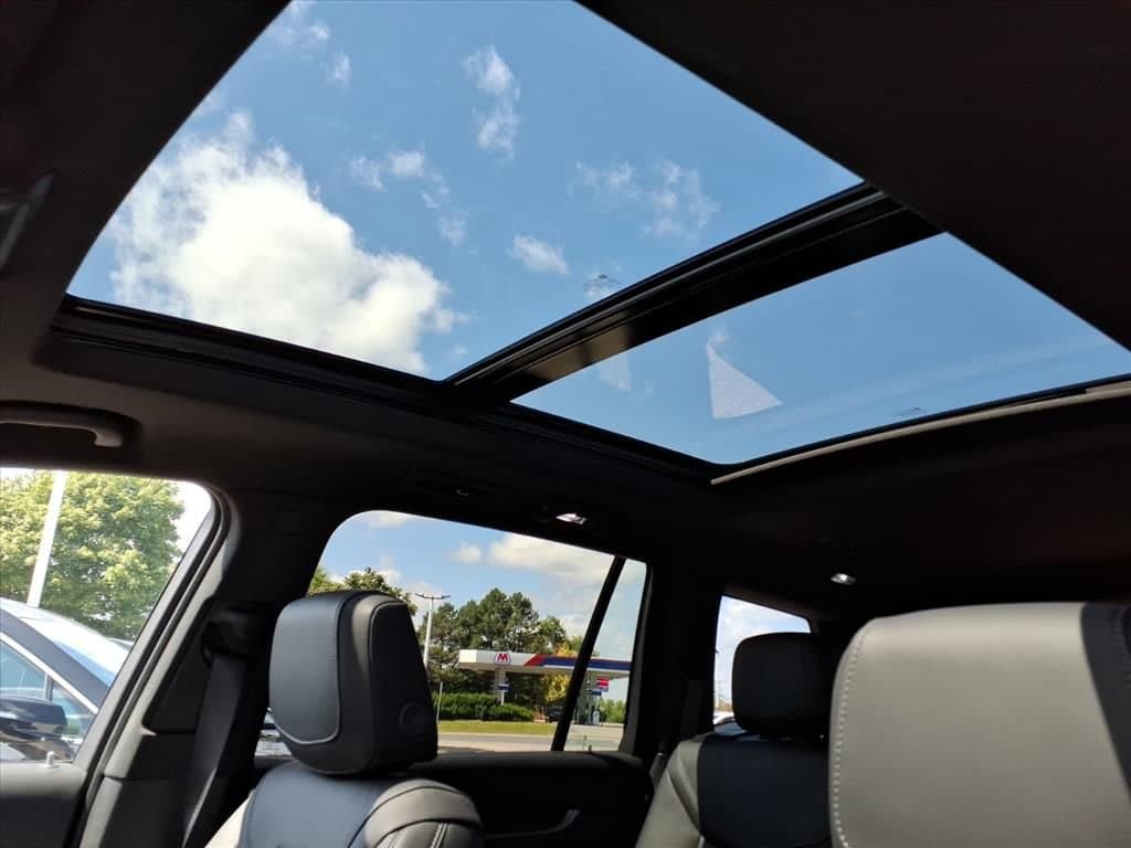 Thumbnail: 2025 Cadillac XT6 - 15