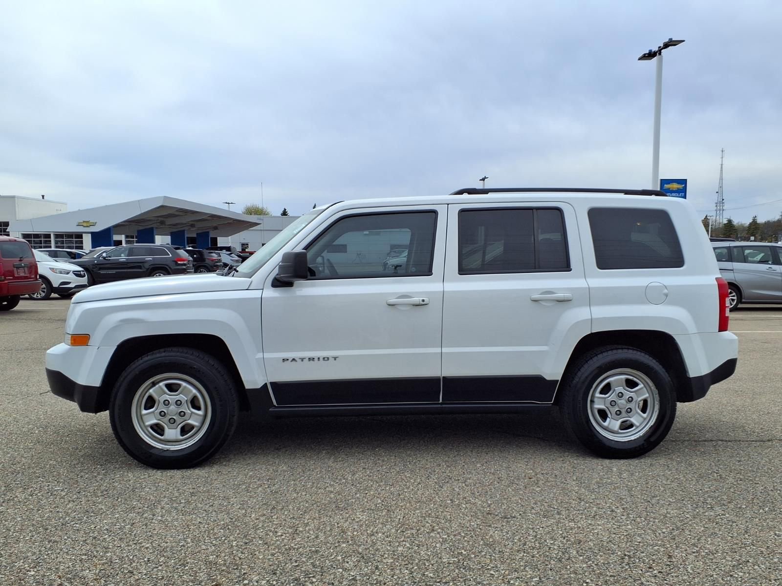 Thumbnail: 2017 Jeep Patriot - 8
