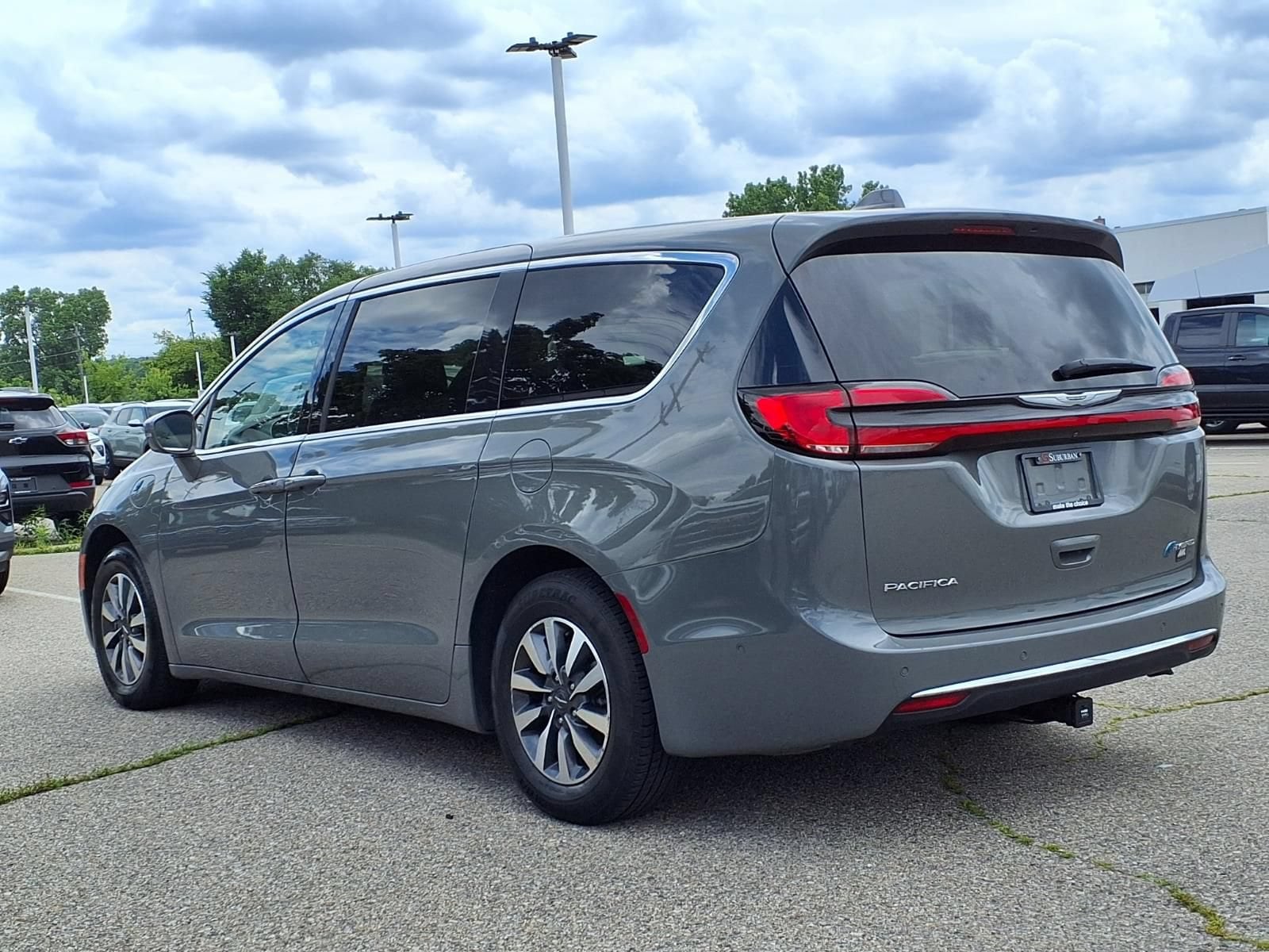 Thumbnail: 2022 Chrysler Pacifica - 7