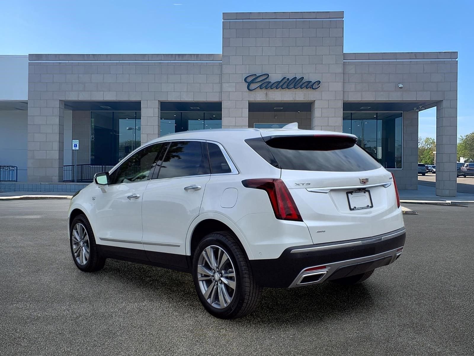 Thumbnail: 2026 Cadillac XT5 - 6