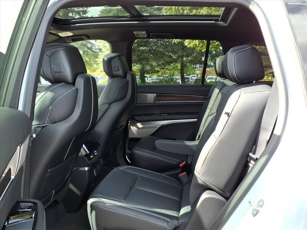 2026 Cadillac VISTIQ Sport - Photo 9