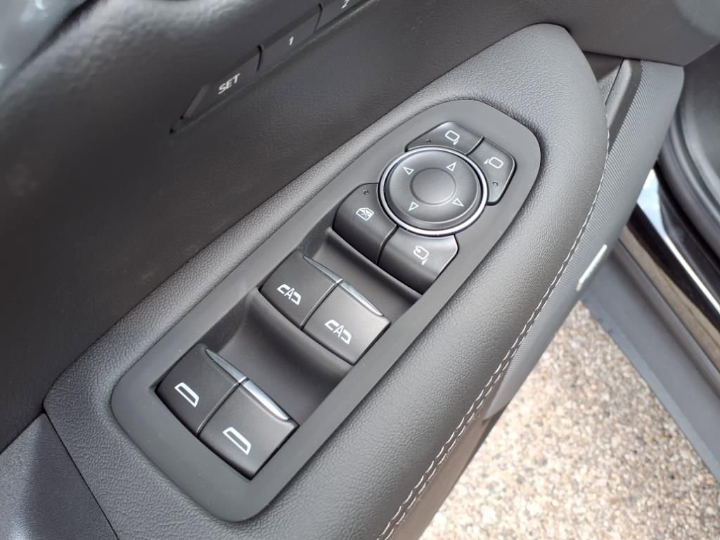 Thumbnail: 2025 Cadillac XT5 - 12