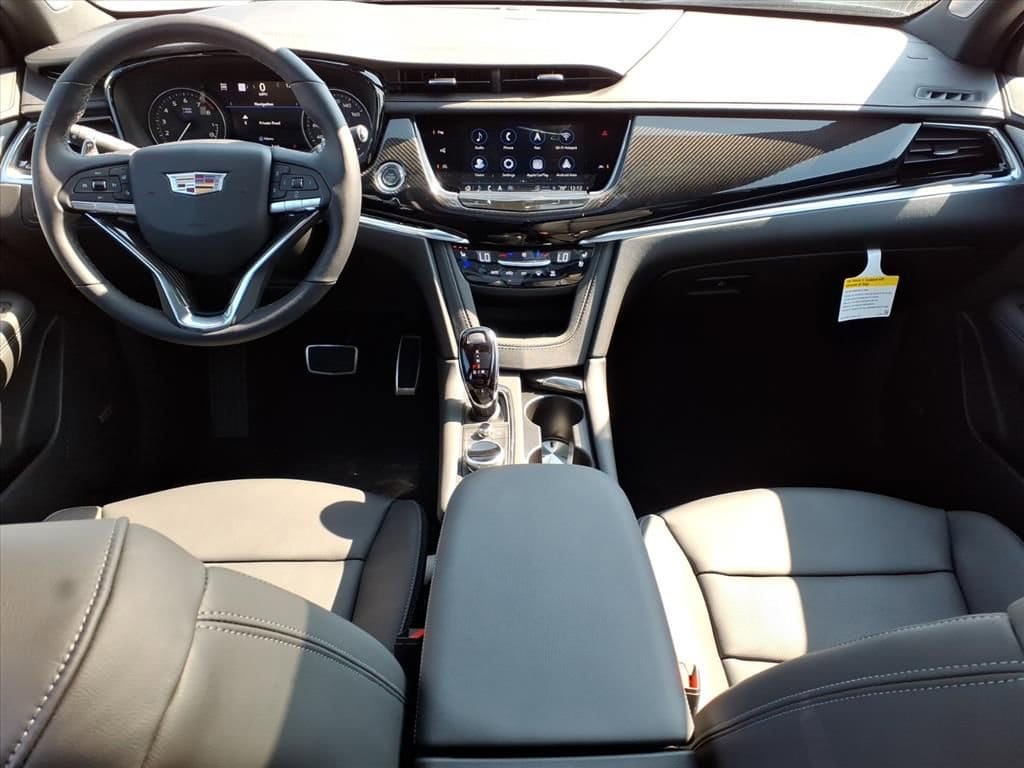 Thumbnail: 2025 Cadillac XT6 - 9