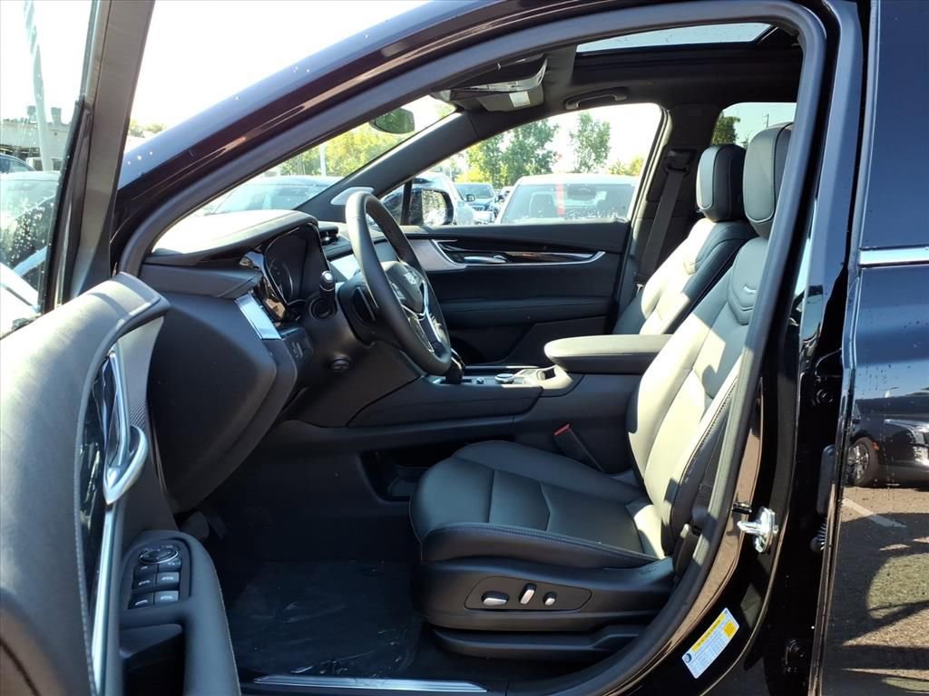 Thumbnail: 2025 Cadillac XT5 - 15