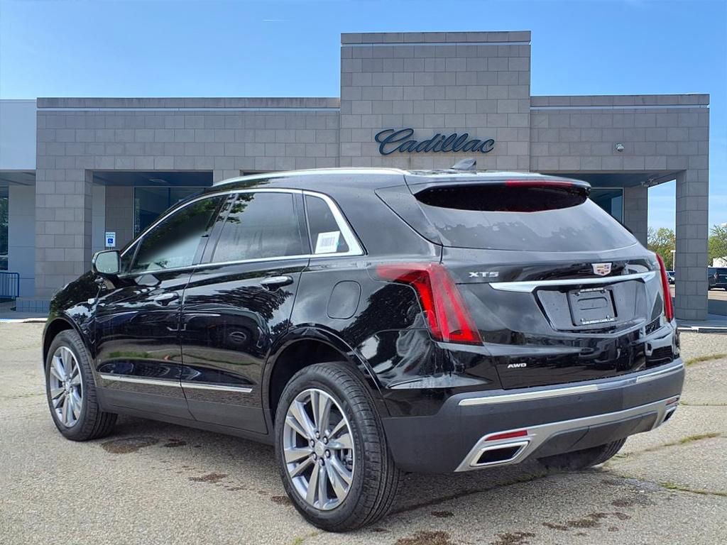 Thumbnail: 2025 Cadillac XT5 - 6