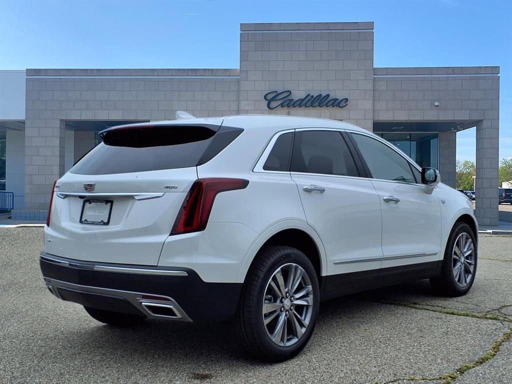 Thumbnail: 2025 Cadillac XT5 - 4