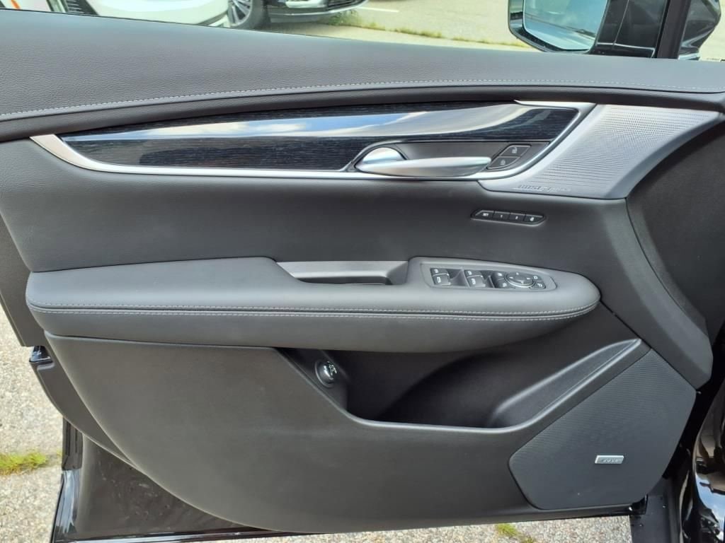 Thumbnail: 2025 Cadillac XT5 - 11