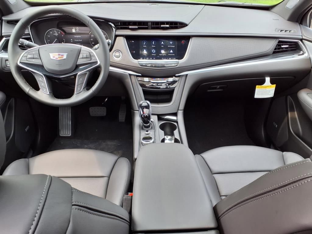 Thumbnail: 2025 Cadillac XT5 - 9