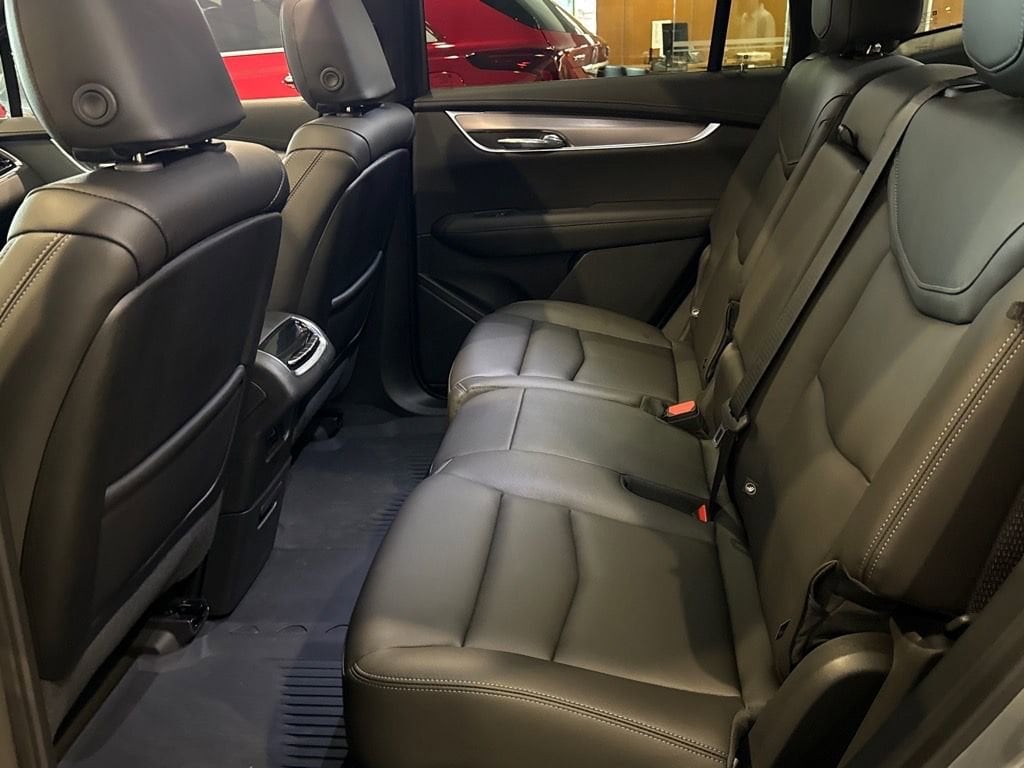 Thumbnail: 2025 Cadillac XT6 - 12
