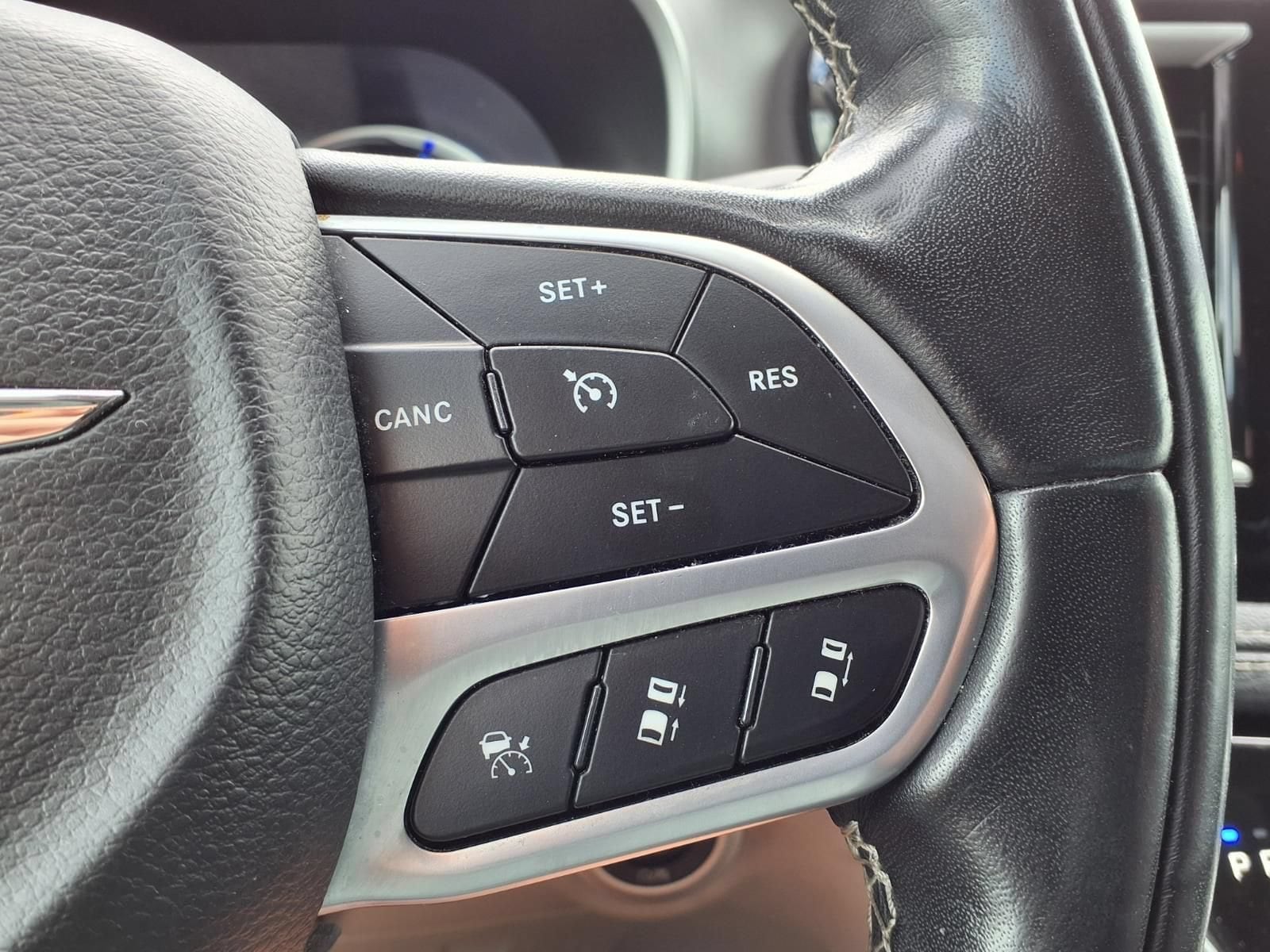 Thumbnail: 2022 Chrysler Pacifica - 27