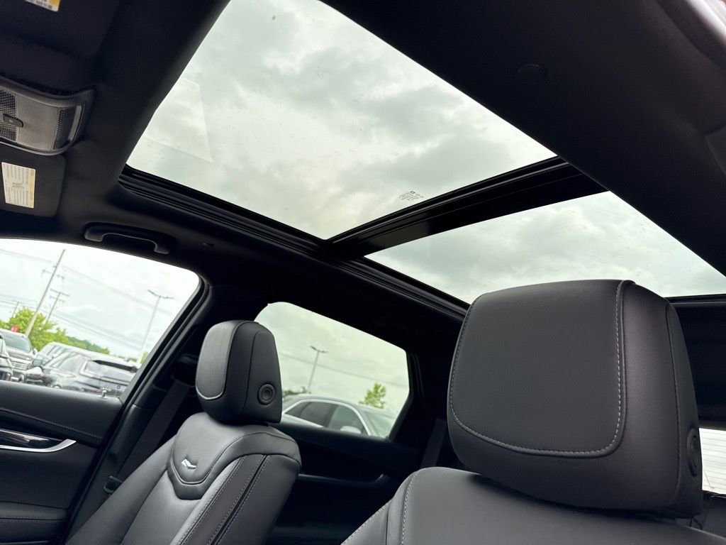 Thumbnail: 2025 Cadillac XT5 - 13