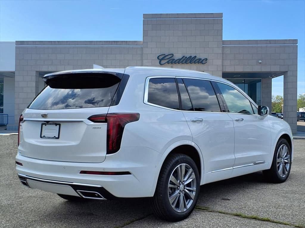 Thumbnail: 2025 Cadillac XT6 - 4