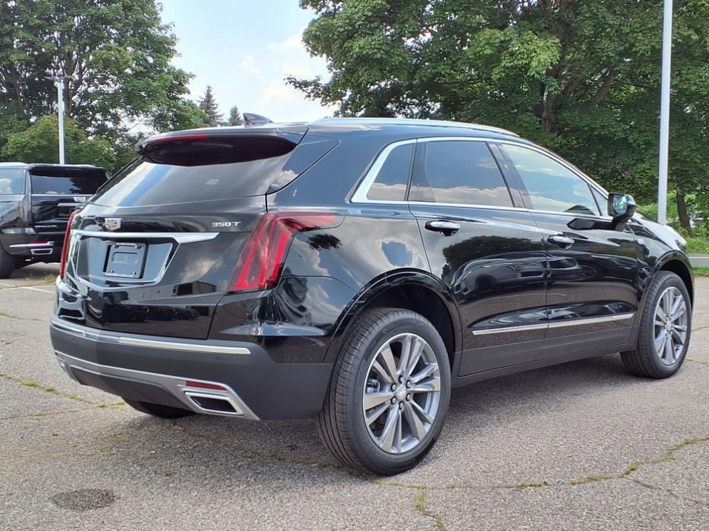 2025 Cadillac XT5 Premium Luxury photo 3