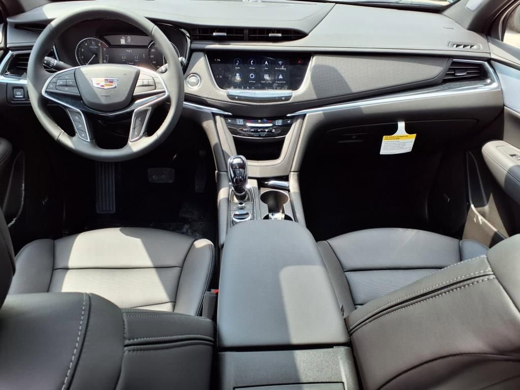 Thumbnail: 2025 Cadillac XT5 - 9