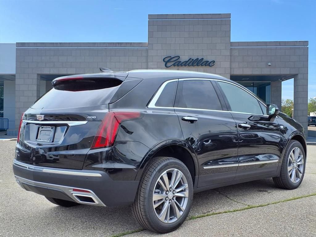 Thumbnail: 2025 Cadillac XT5 - 4