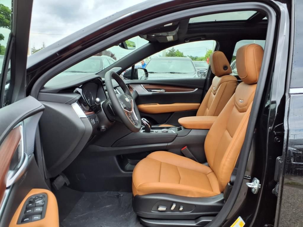 Thumbnail: 2025 Cadillac XT5 - 13