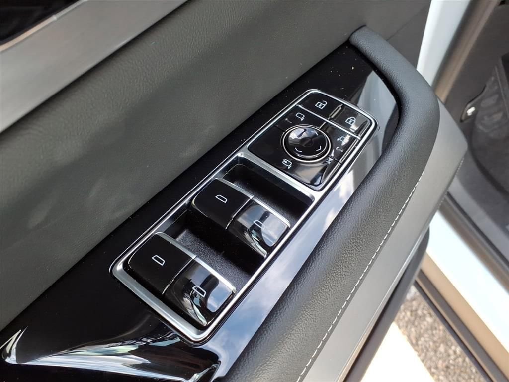 2026 Cadillac VISTIQ Sport - Photo 13