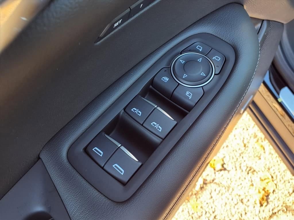 Thumbnail: 2025 Cadillac XT6 - 12