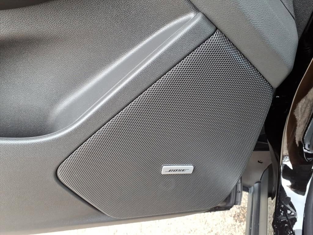 Thumbnail: 2025 Cadillac XT6 - 12