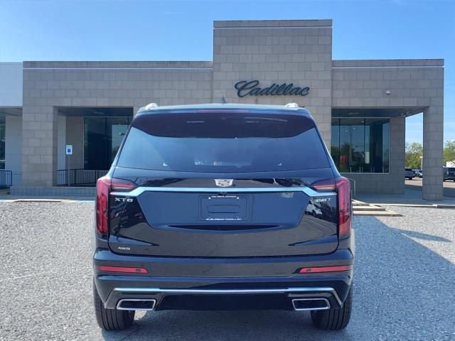 2025 Cadillac XT6 Luxury 5