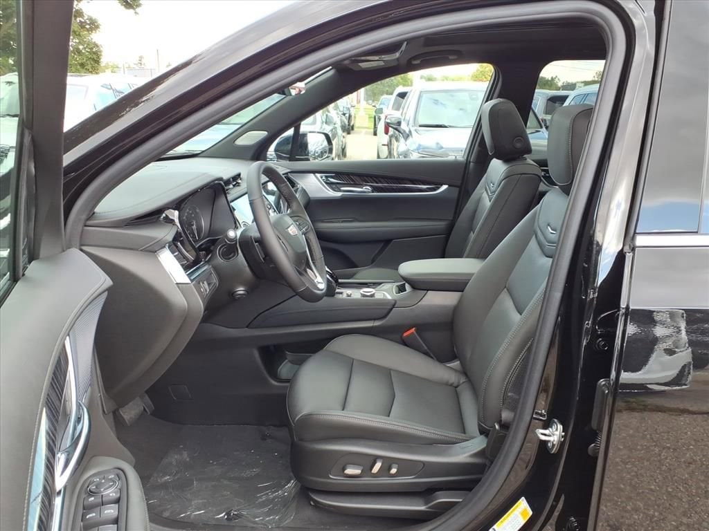 Thumbnail: 2025 Cadillac XT6 - 13