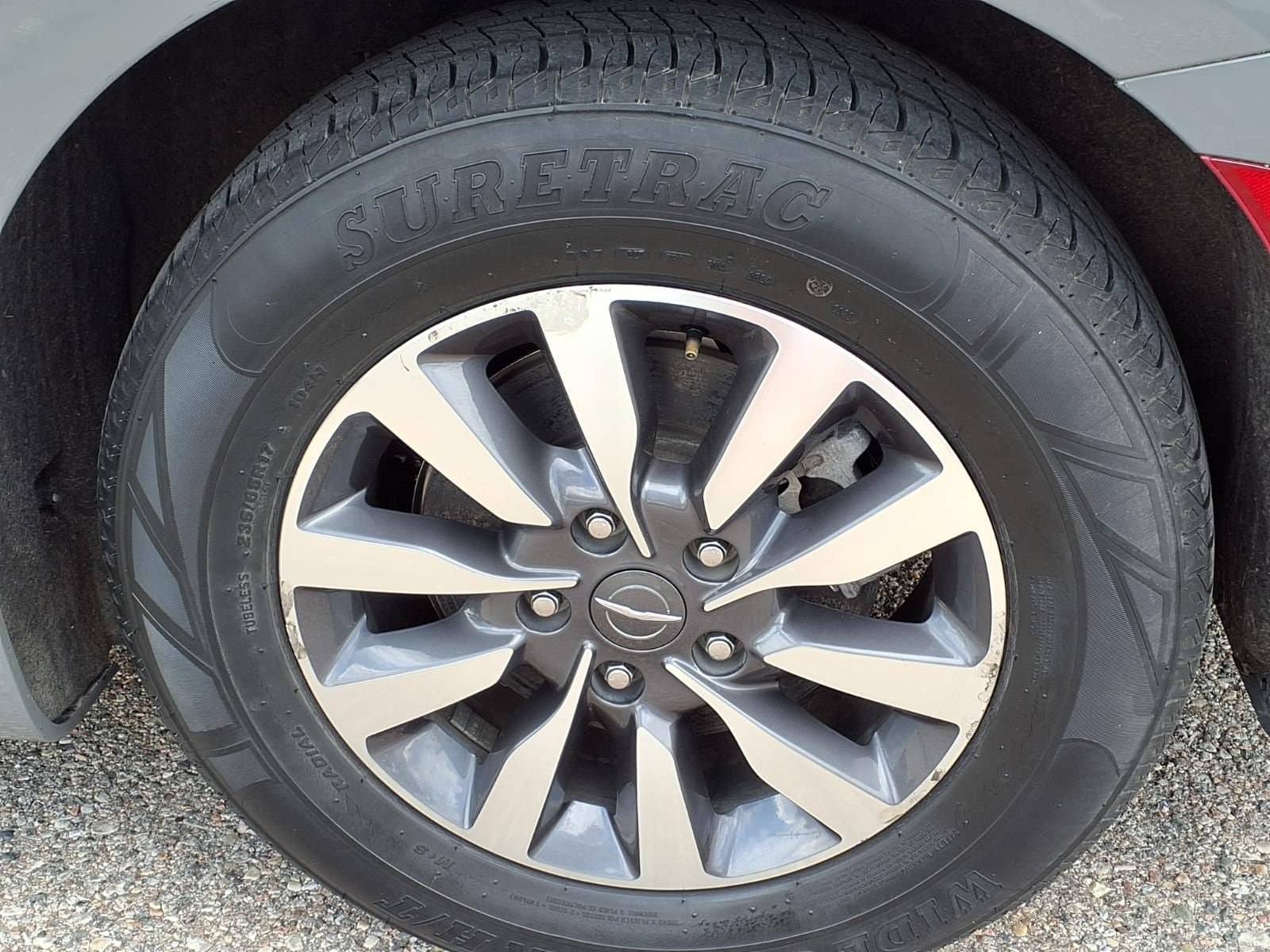 Thumbnail: 2022 Chrysler Pacifica - 8