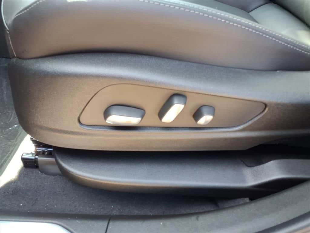 Thumbnail: 2025 Cadillac XT5 - 13