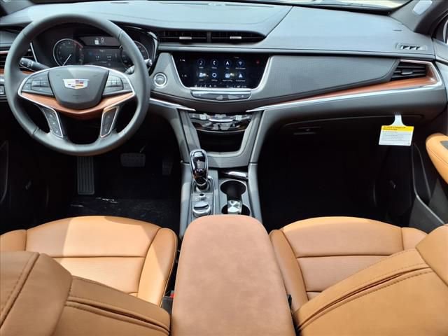 Thumbnail: 2025 Cadillac XT5 - 8