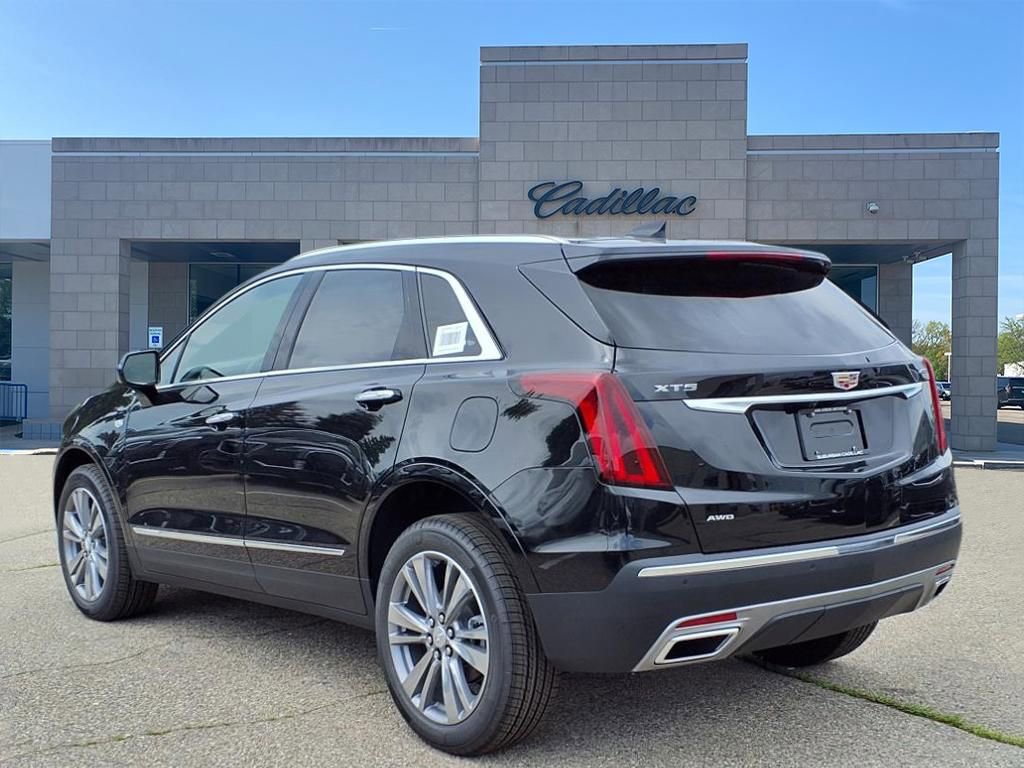 Thumbnail: 2025 Cadillac XT5 - 6