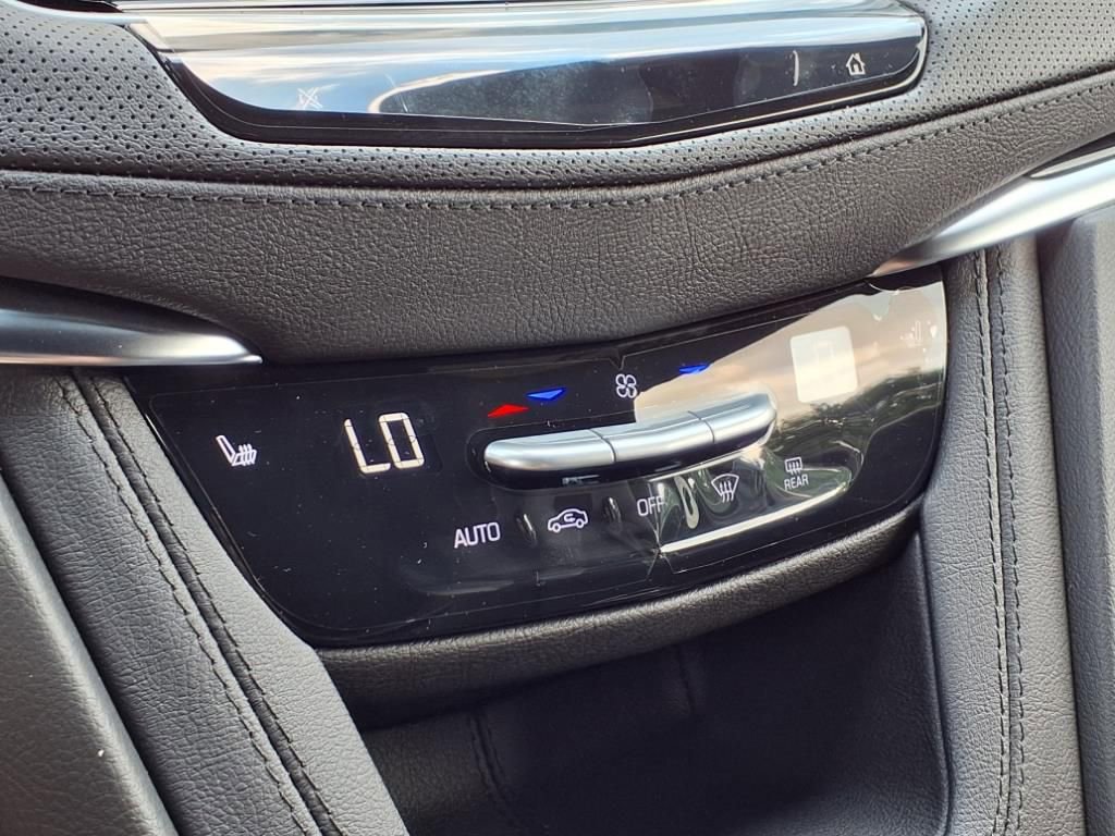 Thumbnail: 2025 Cadillac XT5 - 22