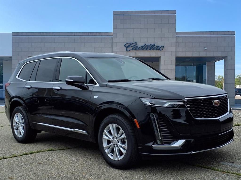 2025 Cadillac XT6 Luxury photo 3