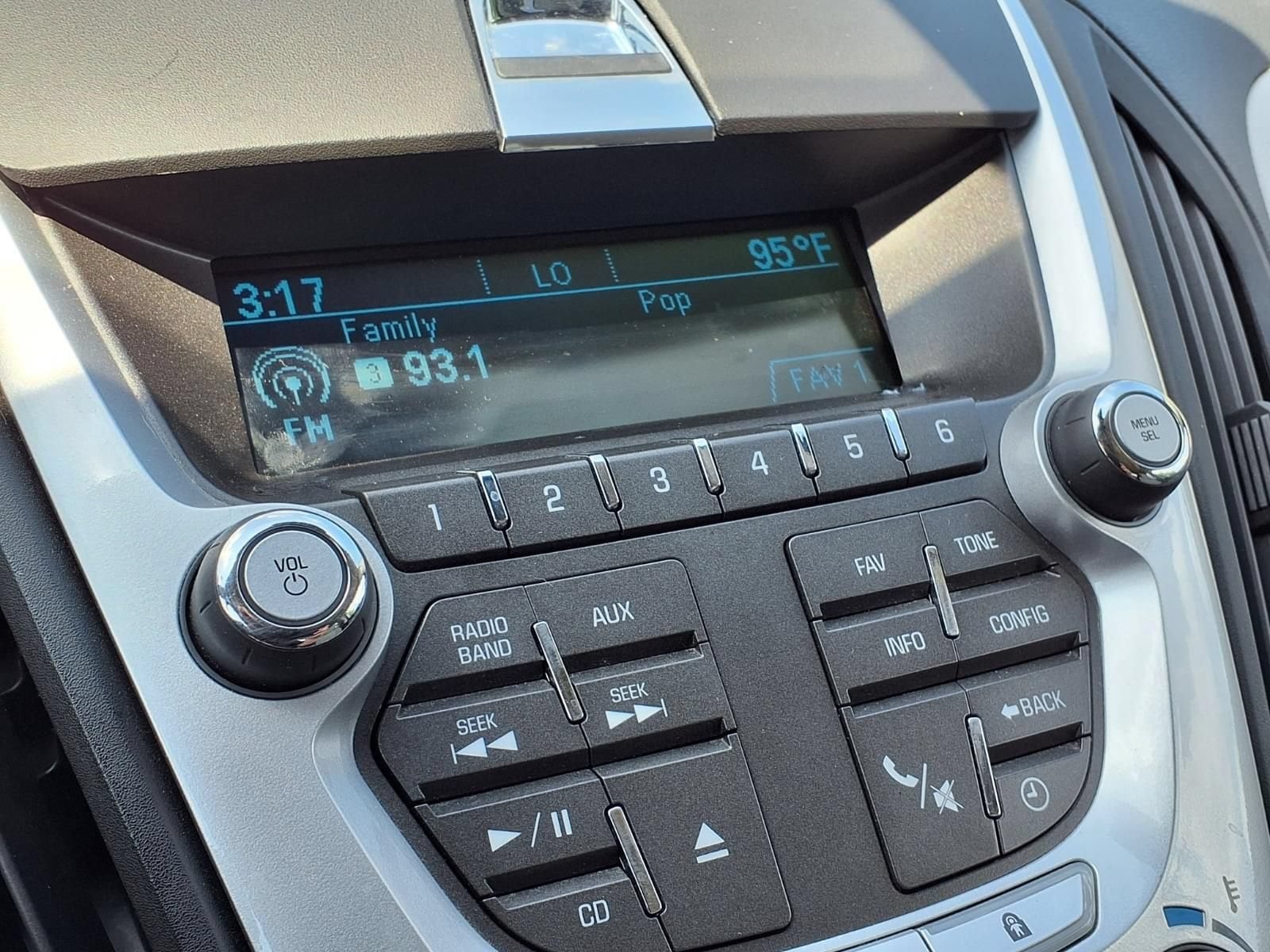 Thumbnail: 2010 Chevrolet Equinox - 22