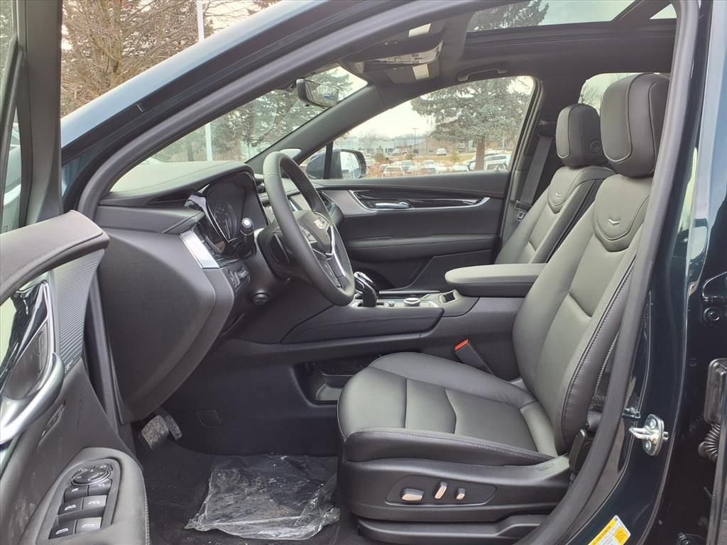 Thumbnail: 2026 Cadillac XT5 - 15