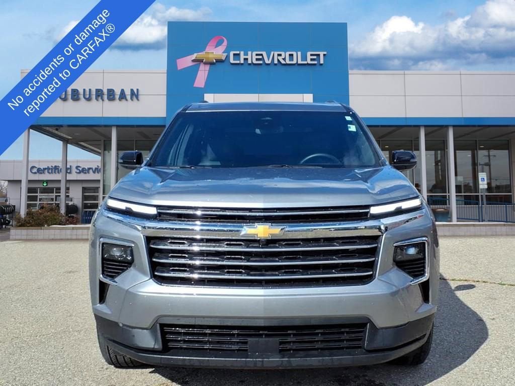 Used 2025 Chevrolet Traverse LT SUV