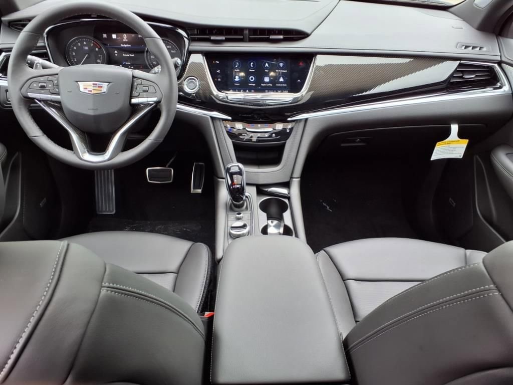 Thumbnail: 2025 Cadillac XT6 - 8