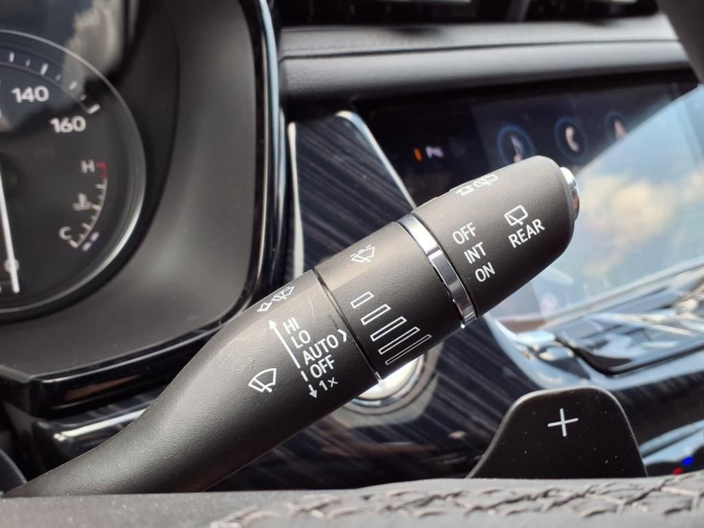 Thumbnail: 2025 Cadillac XT6 - 17