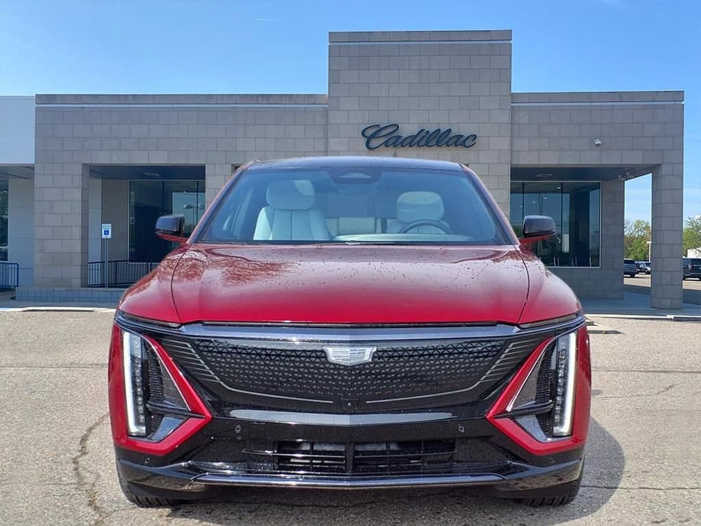 Thumbnail: 2025 Cadillac Lyriq - 2