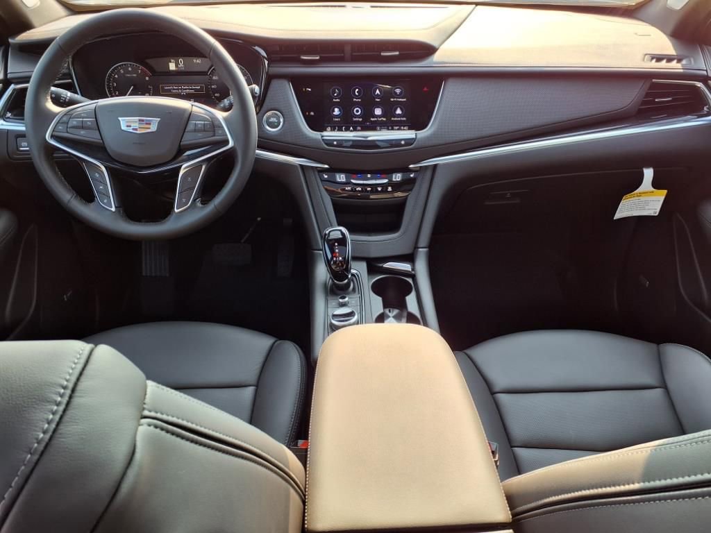 Thumbnail: 2025 Cadillac XT5 - 10