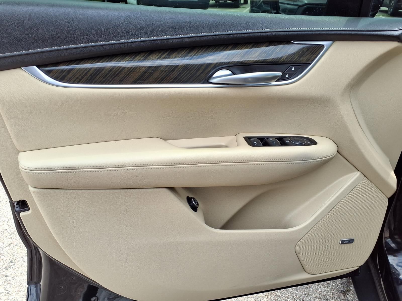 Thumbnail: 2019 Cadillac XT5 - 14