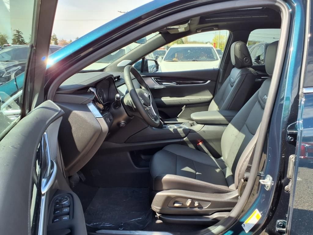 Thumbnail: 2025 Cadillac XT5 - 14