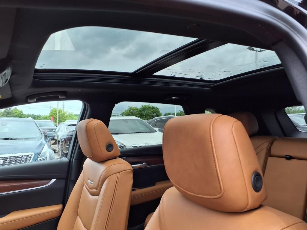 Thumbnail: 2025 Cadillac XT5 - 14