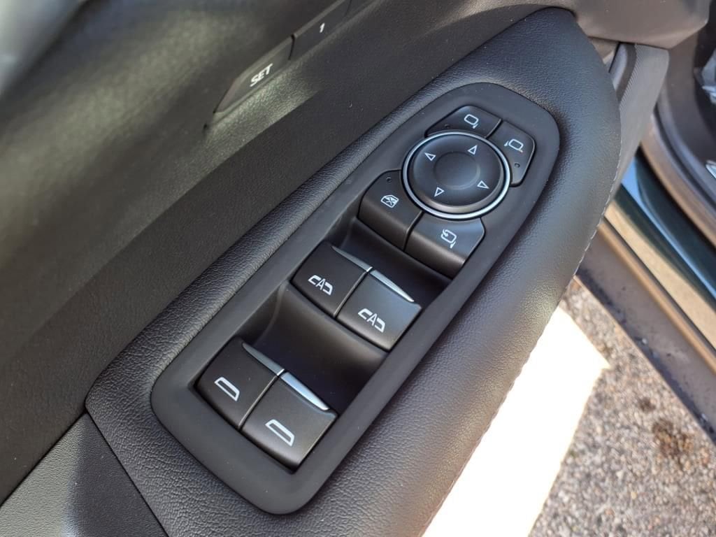 Thumbnail: 2025 Cadillac XT5 - 12