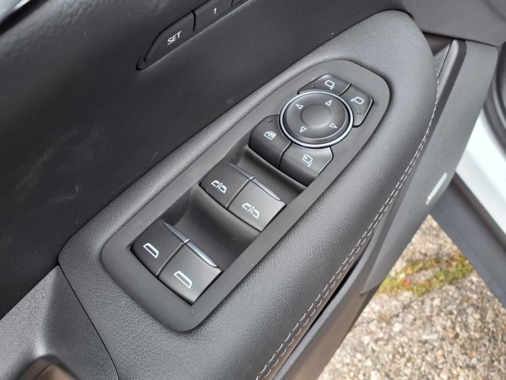 Thumbnail: 2025 Cadillac XT5 - 12