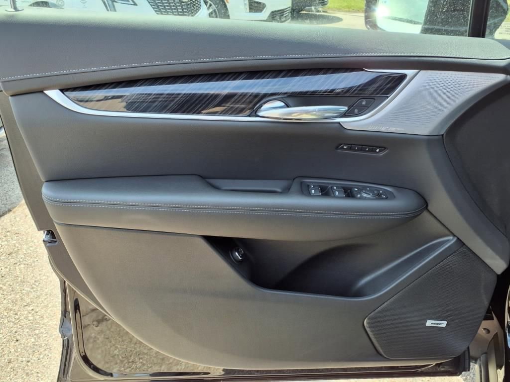 Thumbnail: 2025 Cadillac XT6 - 10