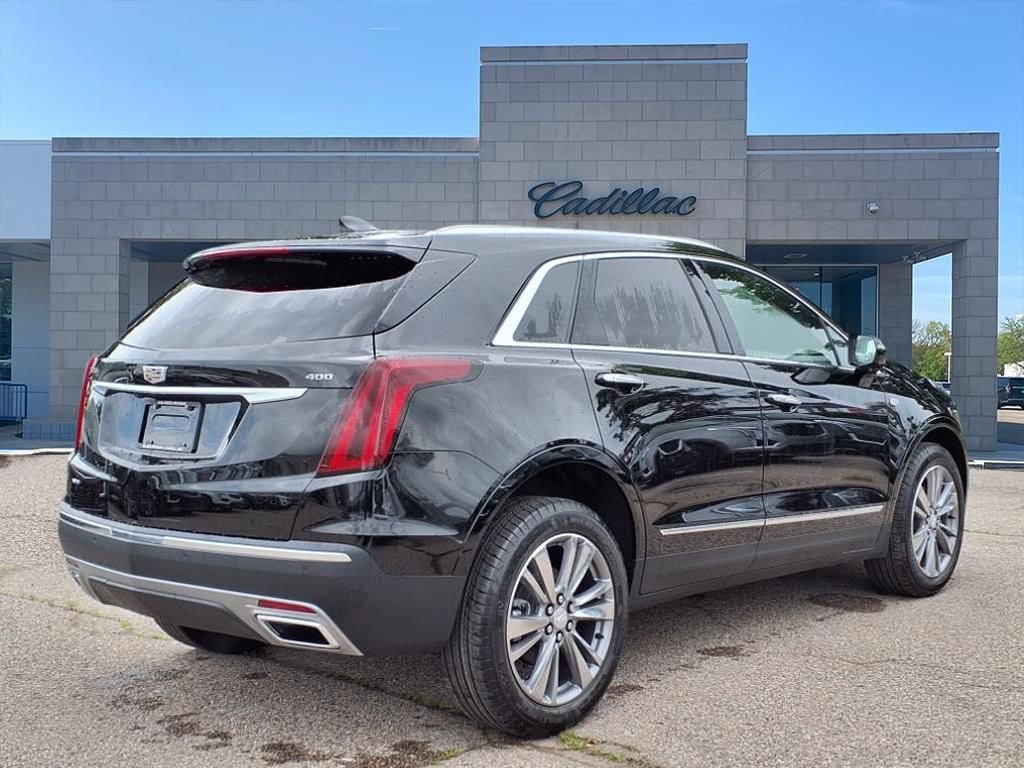 Thumbnail: 2025 Cadillac XT5 - 4