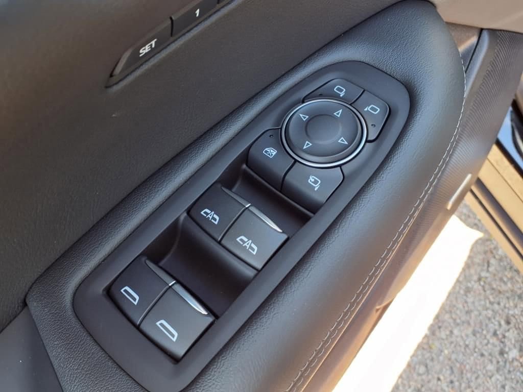 Thumbnail: 2025 Cadillac XT6 - 12