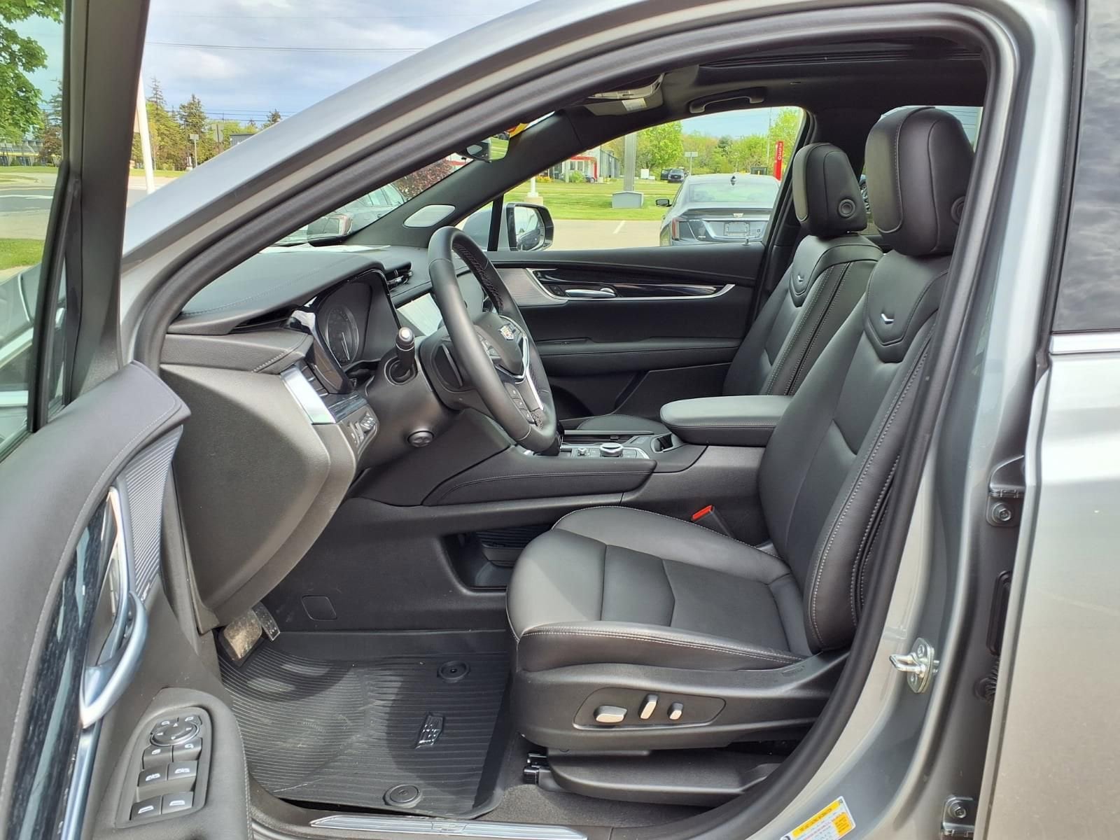 Thumbnail: 2026 Cadillac XT5 - 15