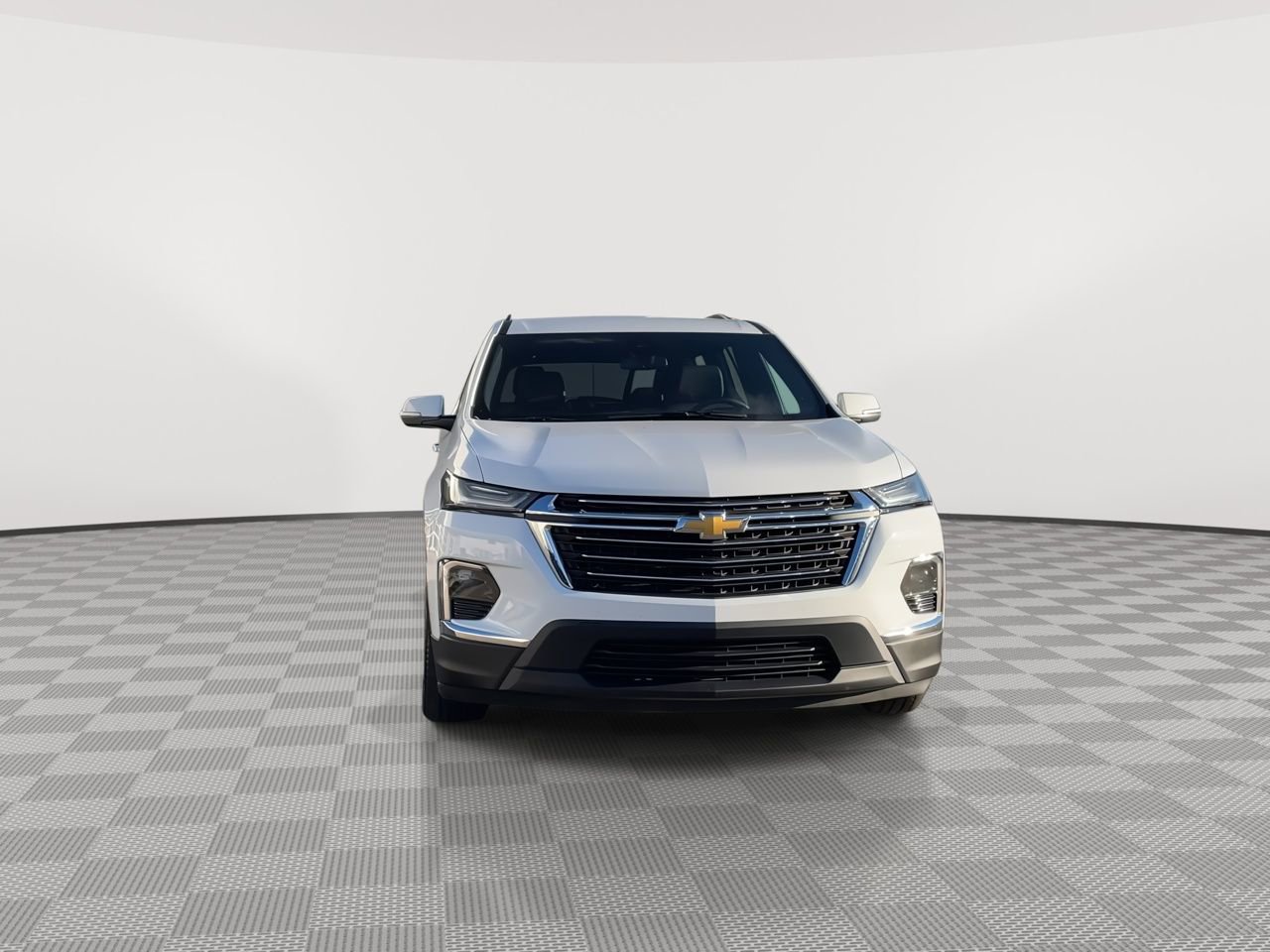 Thumbnail: 2023 Chevrolet Traverse - 3