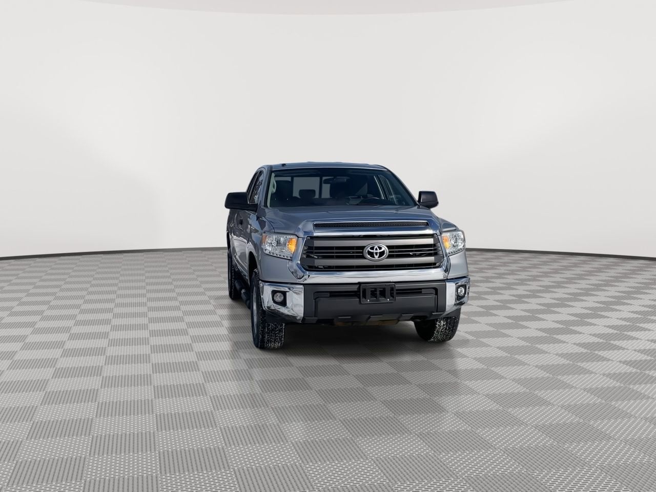 Thumbnail: 2016 Toyota Tundra - 3
