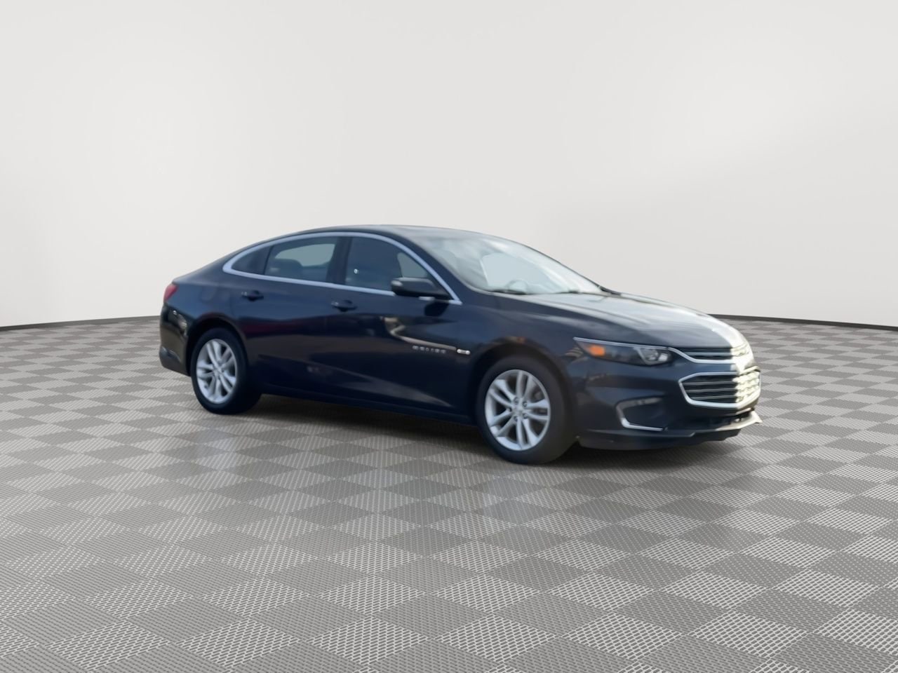 Thumbnail: 2016 Chevrolet Malibu - 2
